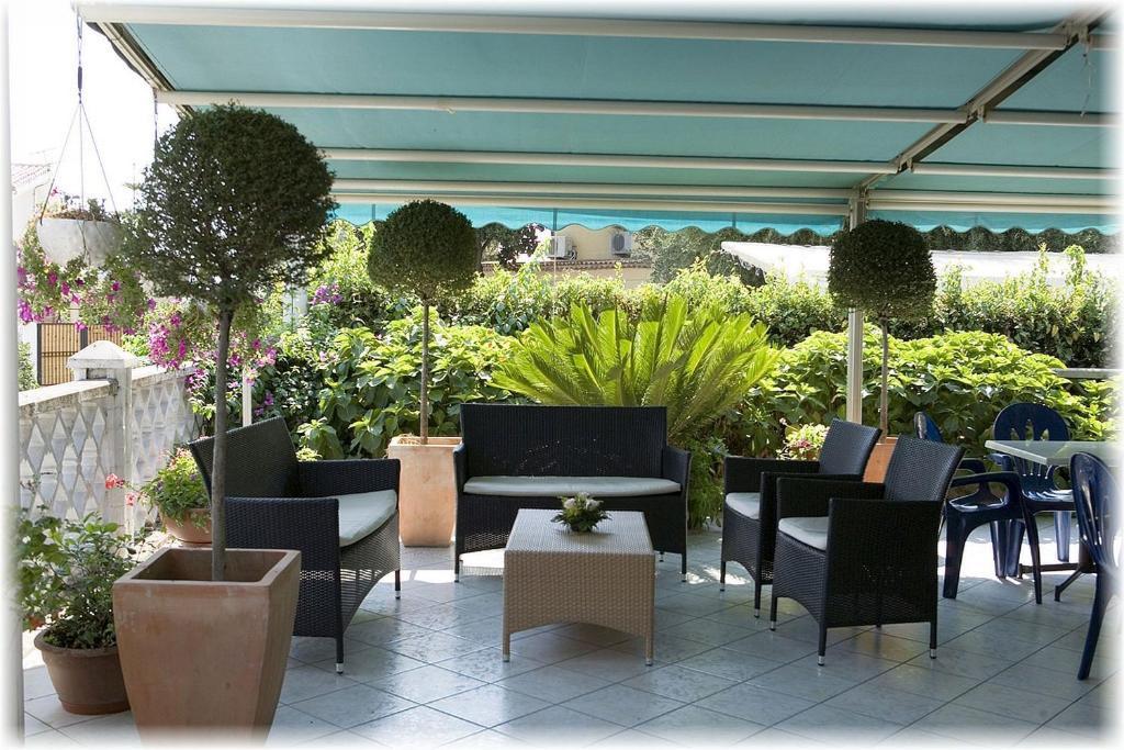 Hotel Ristorante Cavaliere Scario Exterior foto
