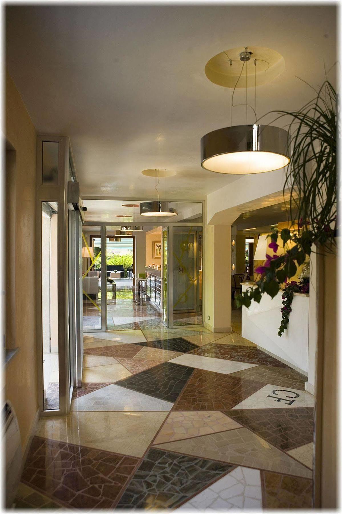 Hotel Ristorante Cavaliere Scario Exterior foto