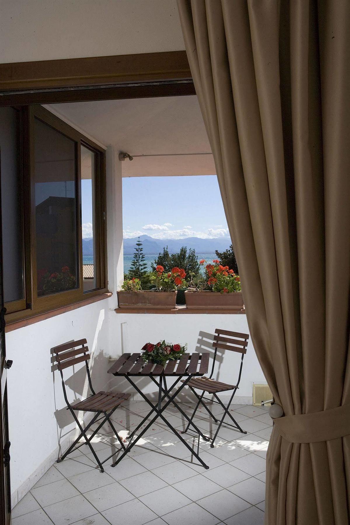 Hotel Ristorante Cavaliere Scario Exterior foto