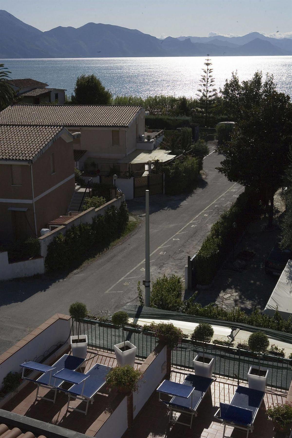 Hotel Ristorante Cavaliere Scario Exterior foto